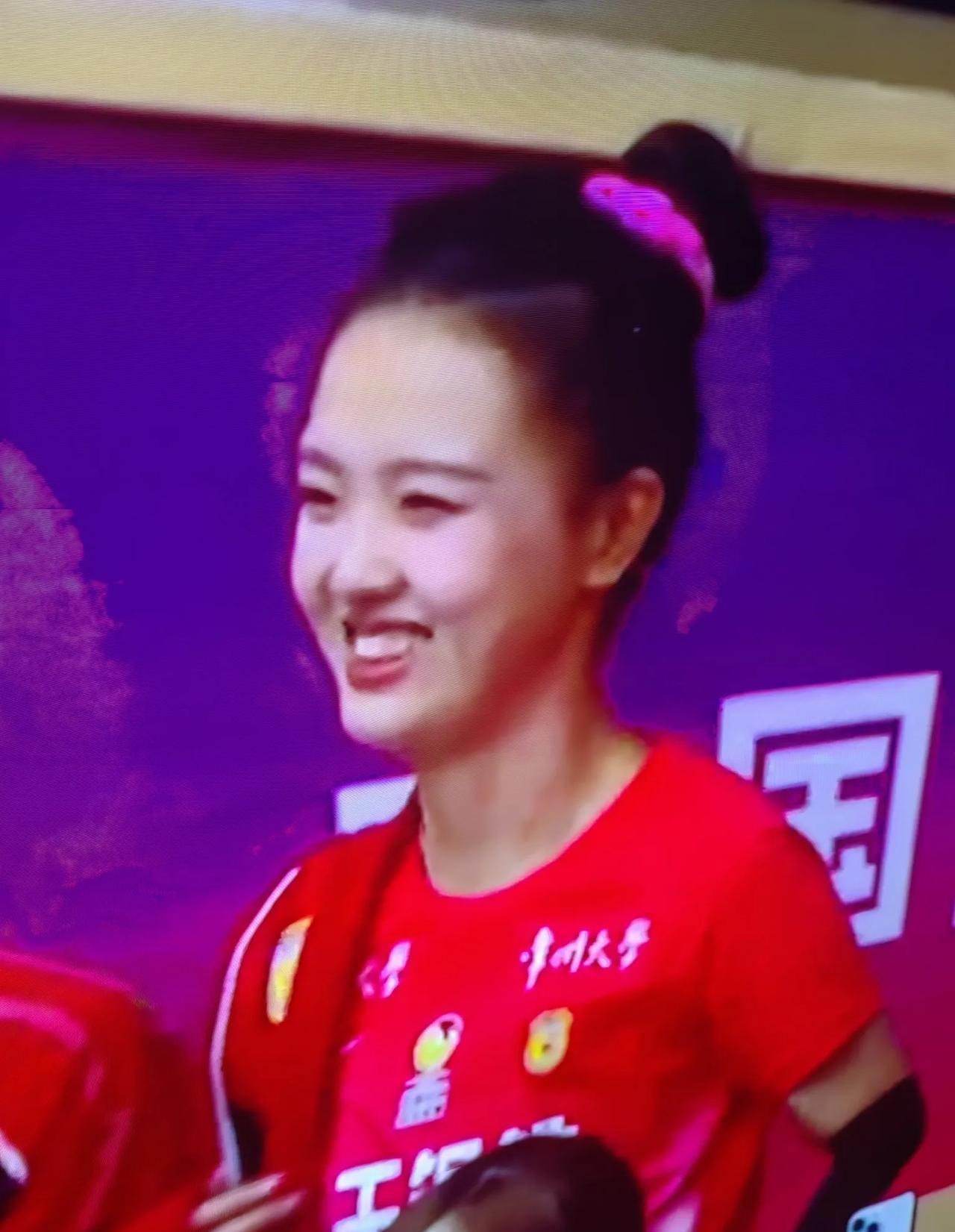 中国女排技术犯规送分，约基奇主帅怒摔战术板！
